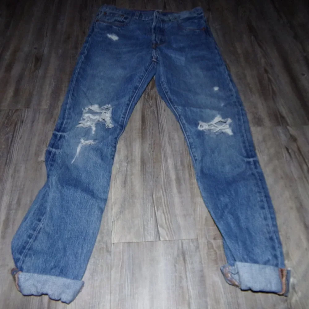 Women's Levi Jeans - Picture 3 of 7